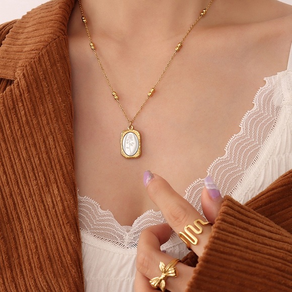 Bicolor Mixed Metal Necklace*Waterproof*Sweatproof*Tarnish Free - Picture 5 of 7